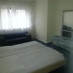 هوتيلغارني 3* فرانكفورت
